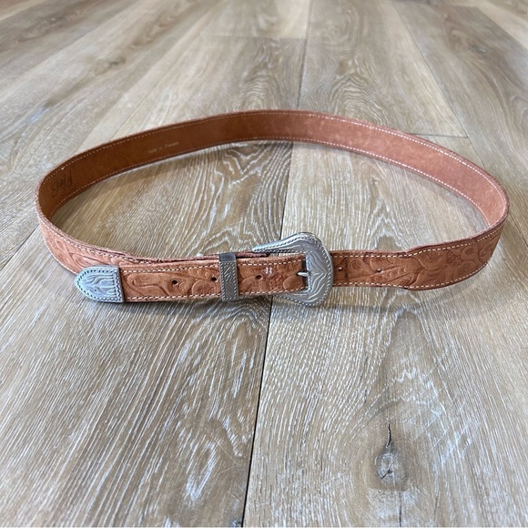 Vintage tooled leather belt | Made in Canada | 43” - Picture 2 of 13